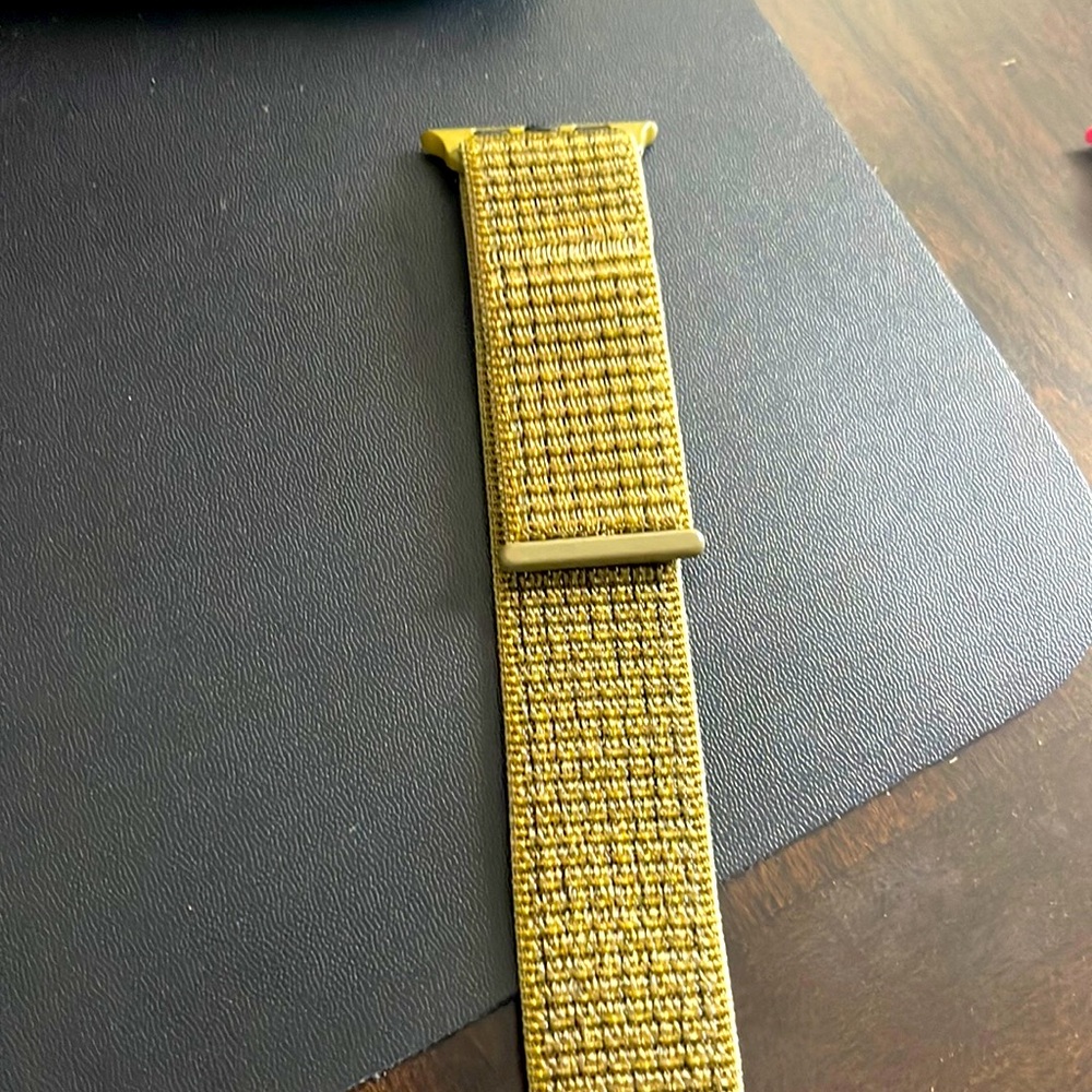 Apple Watch 44 mm Olive Green Sport Loop